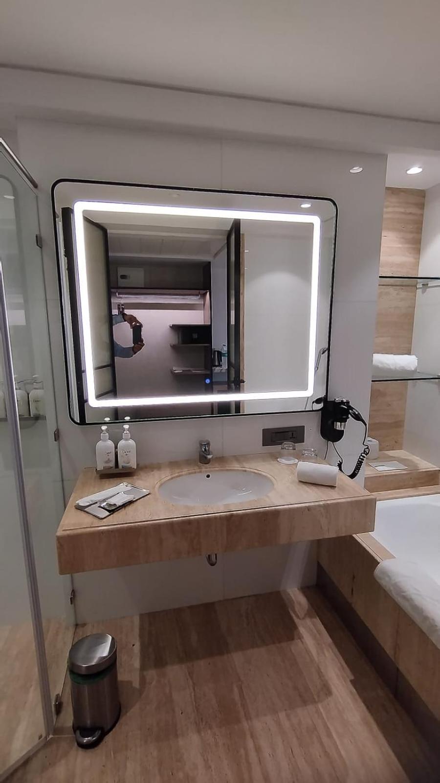 Mirage Hotel, International Airport Mumbai