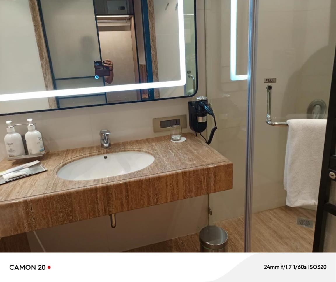 Mirage Hotel, International Airport 4* Mumbai